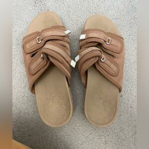 Vionic”Sarah” slide sandals